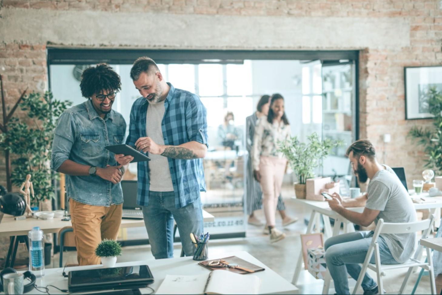 Tableau de suivi budgétaire mensuel avec catégories de dépenses